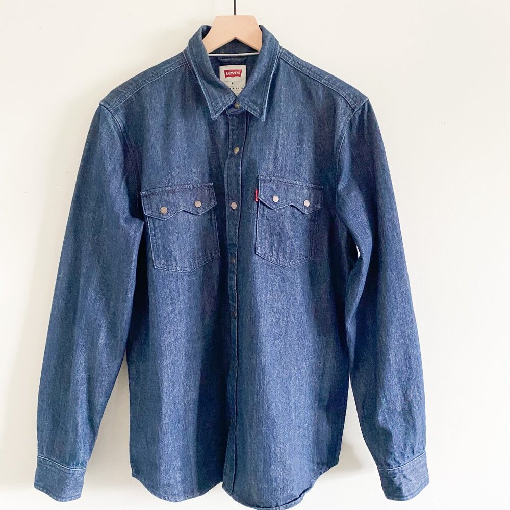 Levi’s Barstow Classic Western Denim Shirt – Medium Wash